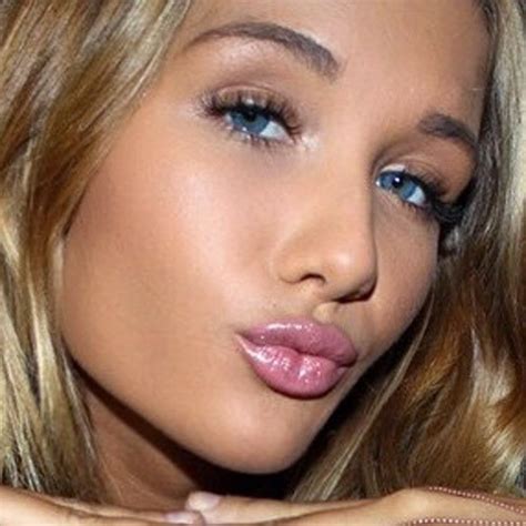 niykee heaton s makeup photos and products steal her style