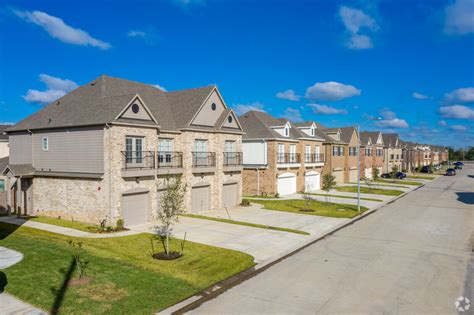 mirror lake townhomes townhomes  rent pearland tx apartmentscom