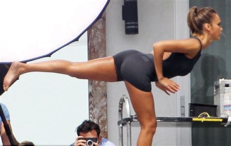 16 Of The Hottest Celebs In Yoga Pants