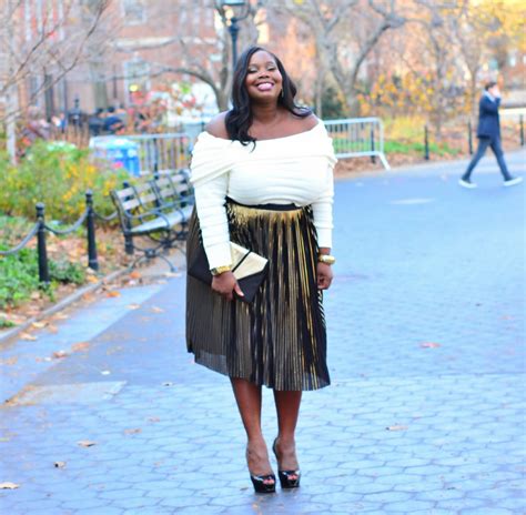 a little holiday style in a lane bryant metallic skirt stylish curves
