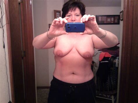 found these of mom on her cell phone mature porn photo