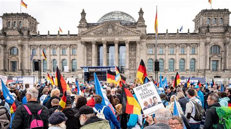 ramelow proteste  ostdeutschland sehr gefaehrlich