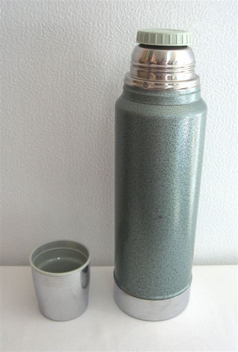 large aladdin s stanley thermos quart 32 ounce green a 944c made in the