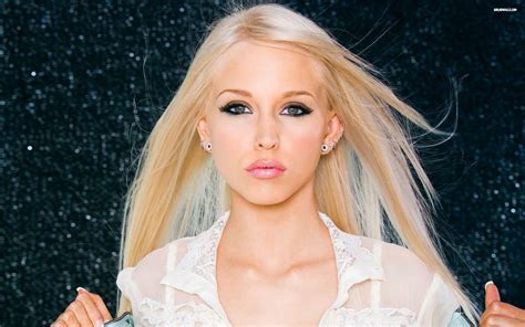 brea bennett pictures