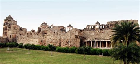 top    forts  palaces  rajasthan