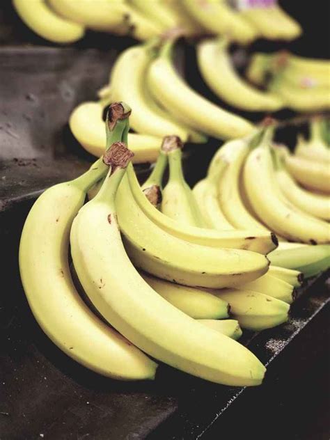 New Trend Of Men Masturbating With Banana Peels Has Doctors Worried