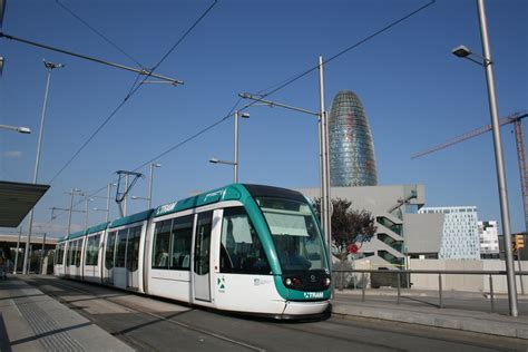 openbaar vervoer wereldwijd barcelona tram trambesos trambaix