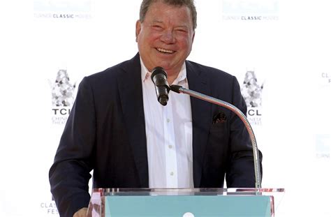 william shatner urges fans not to vote for nick viall on