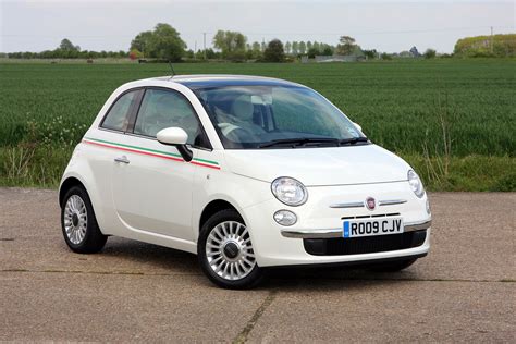 Fiat 500 2021 Mpg Running Costs Economy And Co2 Parkers