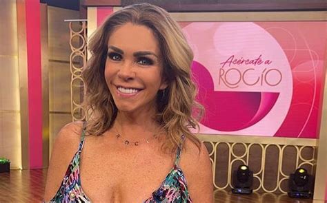 Rocío Sánchez Azuara Posa En Bikini Con Elegancia Fama