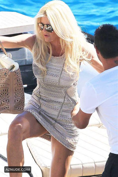 victoria silvstedt upskirt without panties in cannes 20