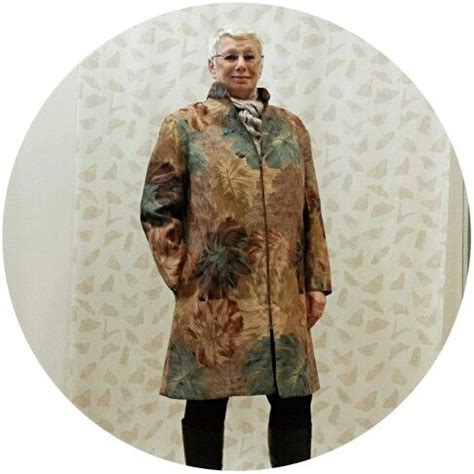 deze cursist maakte een mooie jas voor zichzelf waarbij ze ook zelf het patroon heeft getekend