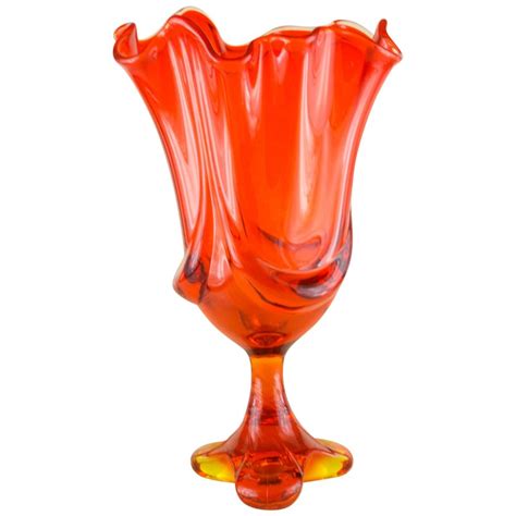 1960s Amberina Glass Vase By Viking At 1stdibs Viking Amberina Glass
