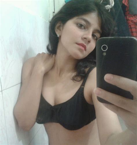 Naughty Meerut Girlfriend Showing Lovely Boobs Selfie