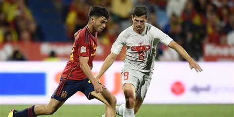 pedri bersedia botak  spanyol juara piala dunia  bolanet