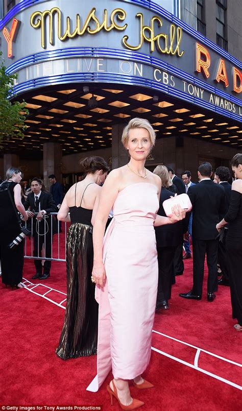 Tony Awards 2017 Cynthia Nixon Wins Best Featured Actress Daily Mail