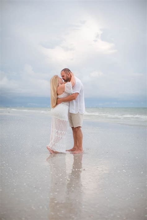 romantic beach pictures family beach pictures beach portraits