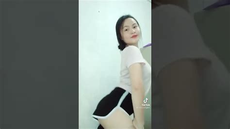 Goyang Pantat Montok Hot Cewek Manado Bohay Youtube