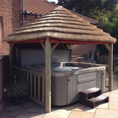 Hot Tub And Enclosure Package 4 2m Thatch Gazebo And Evolution Sc858