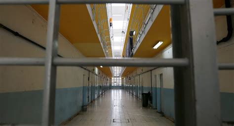 covid spreading  portuguese jails due  hopeless overcrowding