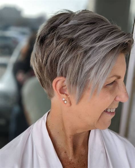 trendy short haircuts  older women  fine hair  boost volume