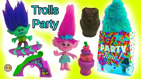 surprise toy bag party with dreamworks trolls poppy branch and dj suki with lps youtube