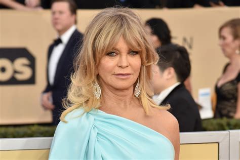 goldie hawn reveals she s crying three times a day during quarantine