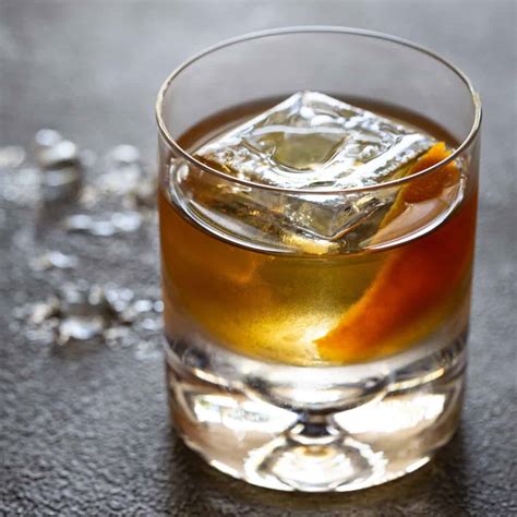 fashioned drink recipe classic whiskey cocktail garnish