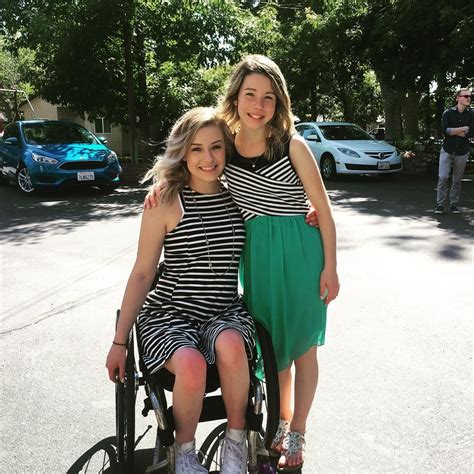 Pin Von Spinalpedia Auf Wheelchair Fashion Cute