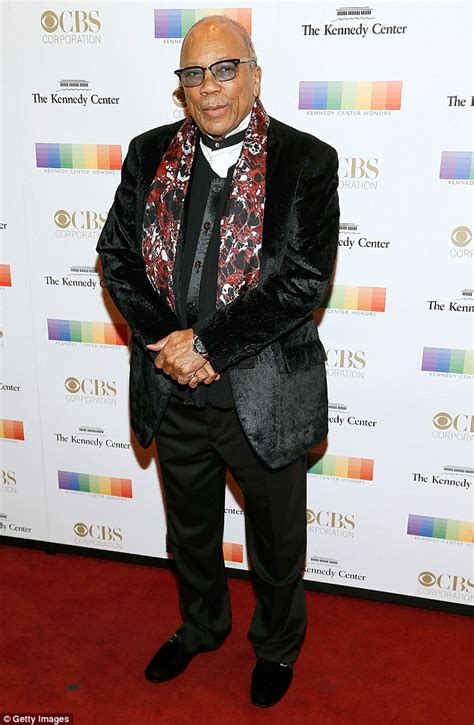 quincy jones is a womanizer at 84 with 22 girlfriends daily mail online