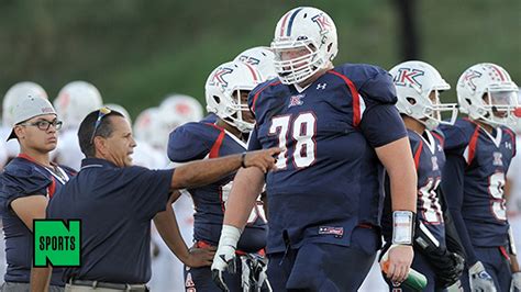 largest football players weve        high school