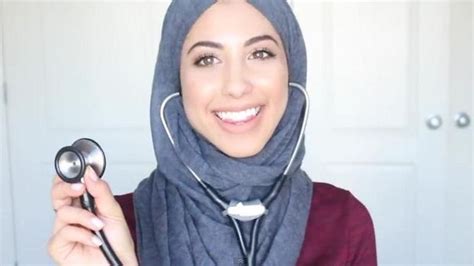 tutorial hijab praktis untuk para dokter