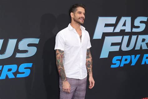 teen wolf star tyler posey joins onlyfans debuts nude guitar video