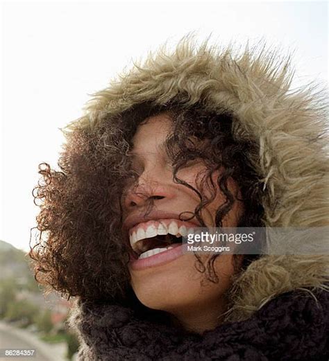 Black Hairy Women Photos Et Images De Collection Getty Images