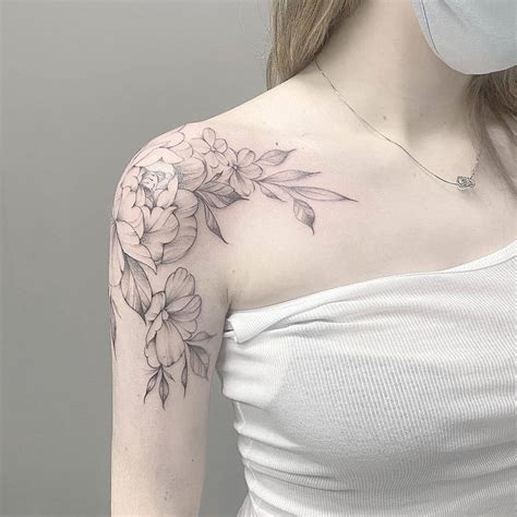 50 Most Popular Shoulder Tattoos For Women In 2023