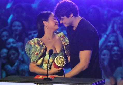 Noah Centineo And Lana Condor Win Mtv Movie And Tv Awards Best Kiss