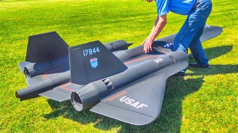 giant sr 71 lockheed blackbird rc turbine powered airplane