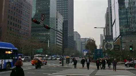 Jong Ro Street In Central Seoul South Korea Asia Urban