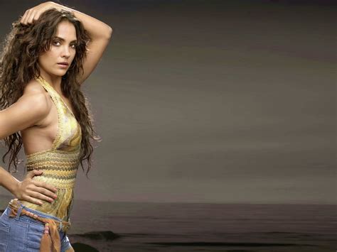 Hot Bollywood Actress Lara Dutta Beautiful Desktop Wallpapers Bollymira