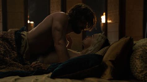 nude video celebs actress emilia clarke