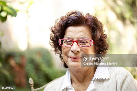 mature italian woman photos et images de collection getty images