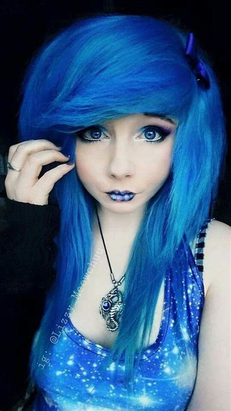 i just love how blue her hair is emo scene hair girl hairstyles scene hair