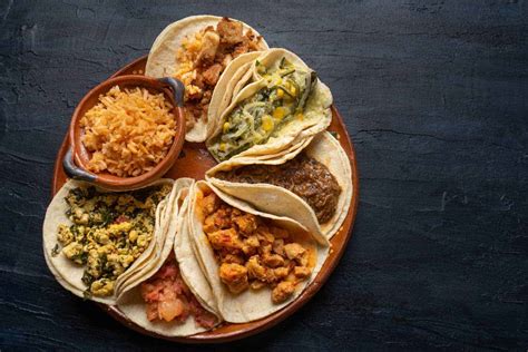 tacos de guisado comida mexicana