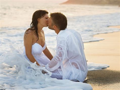 love wedding romance couple of beach kiss photos love