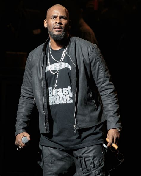 r kelly has a cult according to a disturbing new report