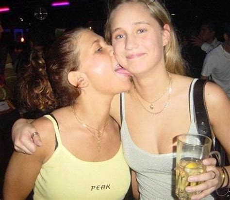 Drunk Party Girls Barnorama