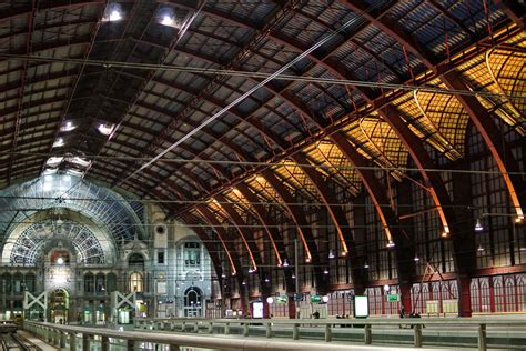 worlds  beautiful train stations curbed