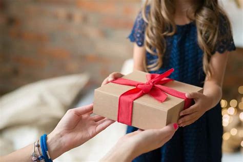 year gifts   presents    avoid gifting