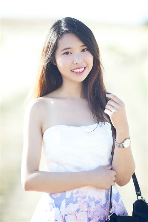 Ally Gong Tobi Model Smile Asian Girl Korean Chinese Inspiration