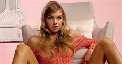 Stella Maxwell Flashes Private Parts To Remake That